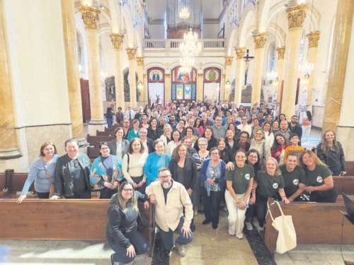 Missa com crismas e atividades com MESCs e jovens são destaques no Belém