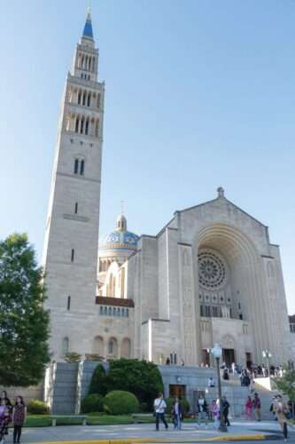 Maior basílica dos Estados Unidos tem mais de 80 capelas dedicadas à Virgem Maria