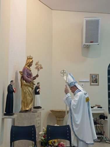 Fiéis festejam a padroeira da Paróquia Nossa Senhora das Flores