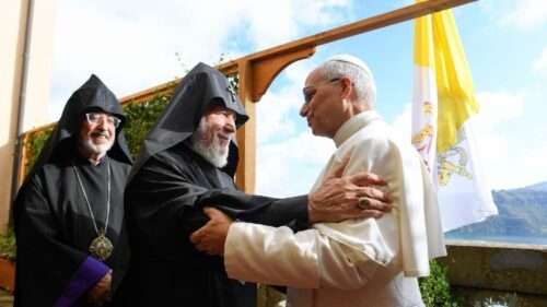 Leão XIV recebeu em audiência Karekin II, líder da Igreja Apostólica Armênia
