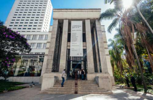 Biblioteca Mário de Andrade celebra centenário com apresentações de peças e shows