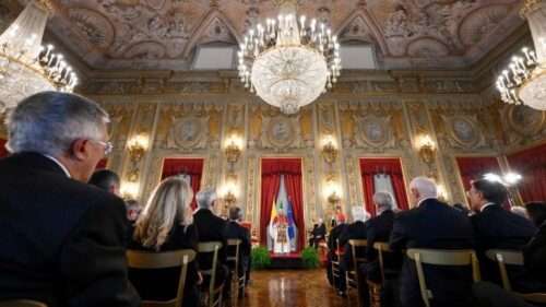 Em visita ao presidente da Itália, Papa exorta a família humana à convivência pacífica