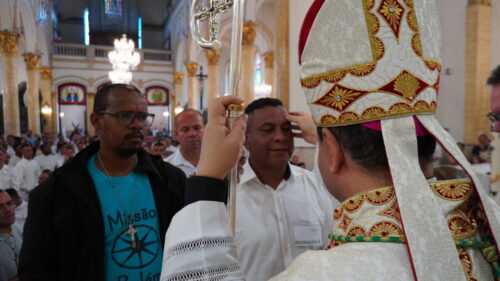 ‘O santo é um pecador arrependido e perdoado’, diz Dom Cícero em Crisma da Missão Belém