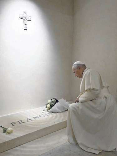 Papa Leão XIV celebra a esperança pascal dos fiéis defuntos