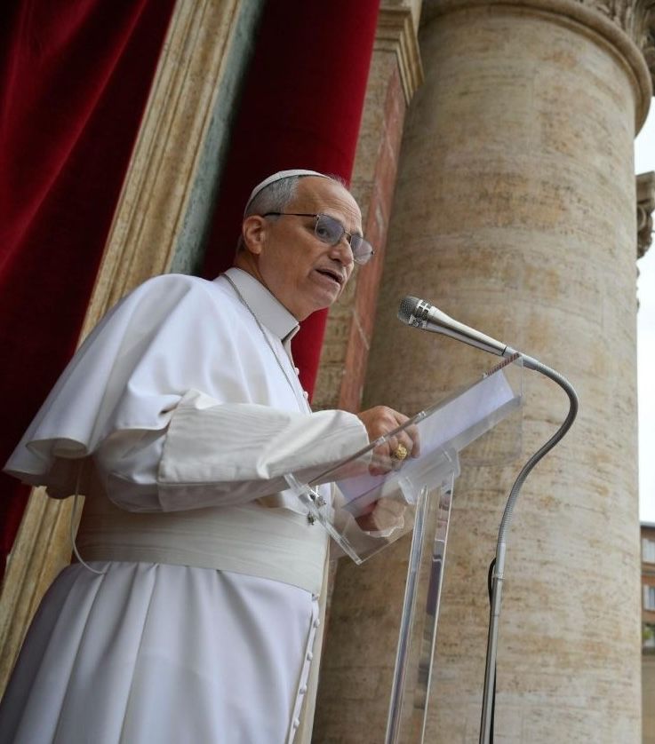 Papa no Angelus: em vez da indústria da guerra se afirme o artesanato da paz - Notícias do Vaticano - Jornal O São Paulo