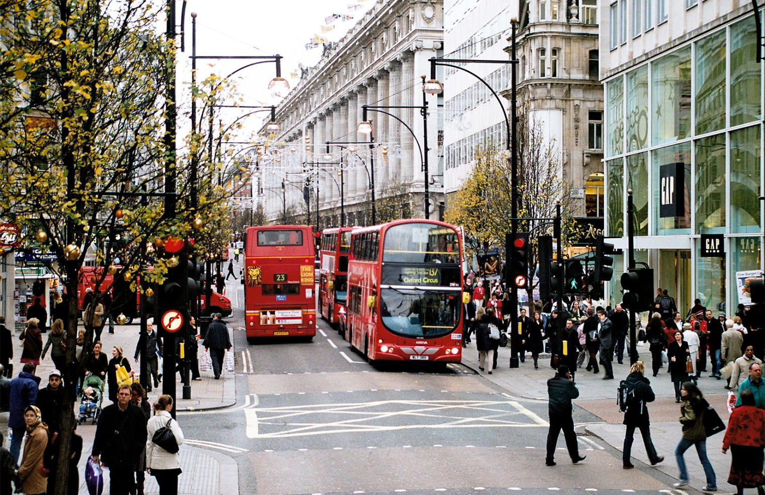 tempat belanja barang branded dipusat london