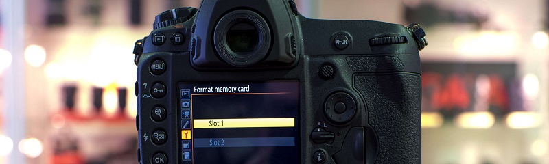 dslr camera displaying format memory card
