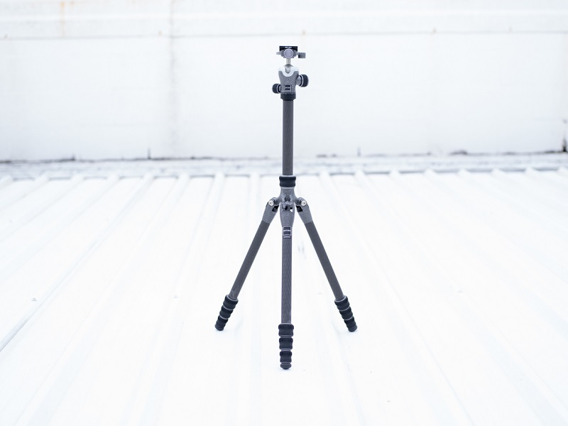 lighweight camera tripod