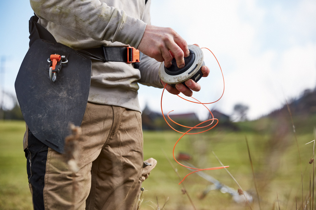 Mixing fuel mixture for petrol chainsaw