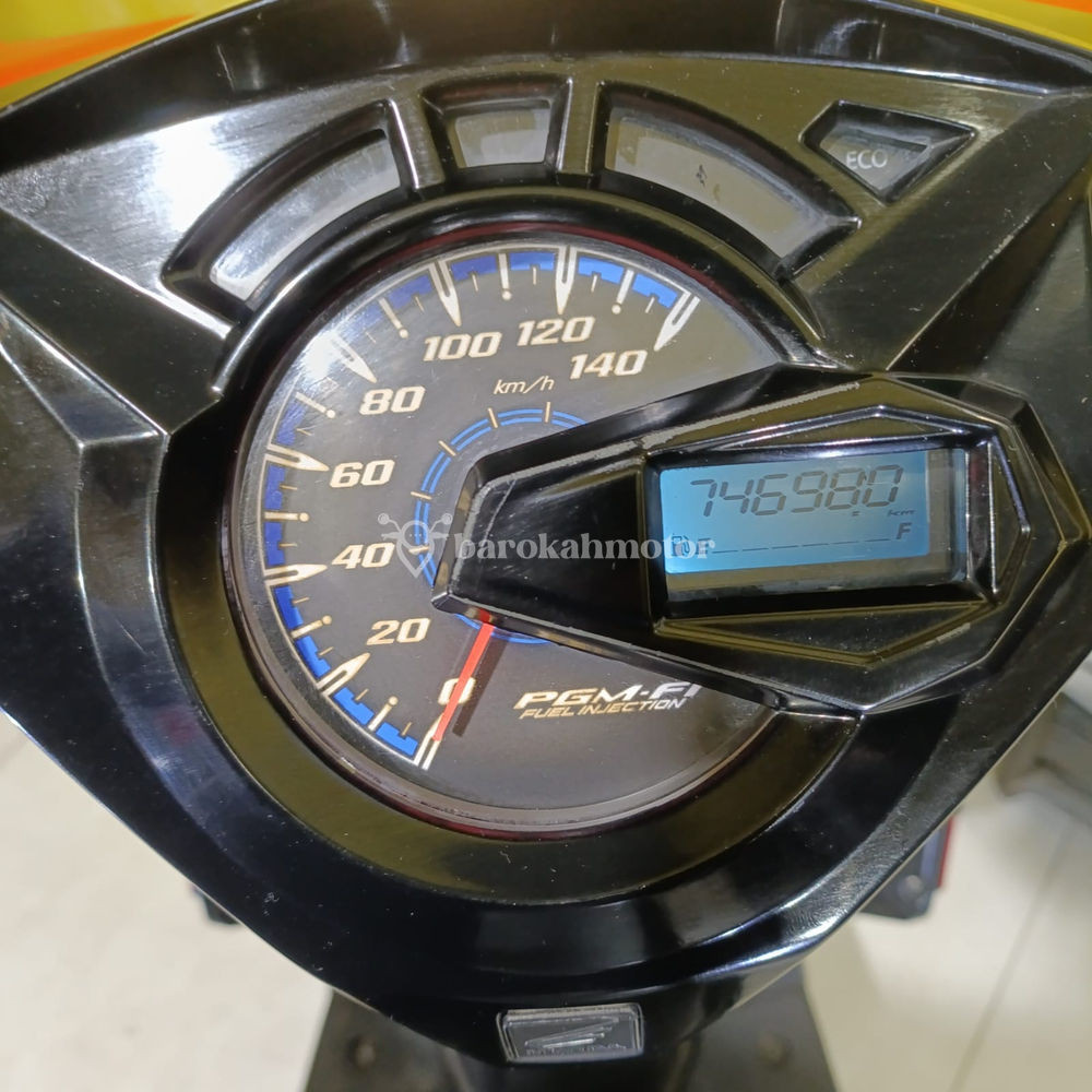BEAT-H5036LG-Foto_Depan.jpg