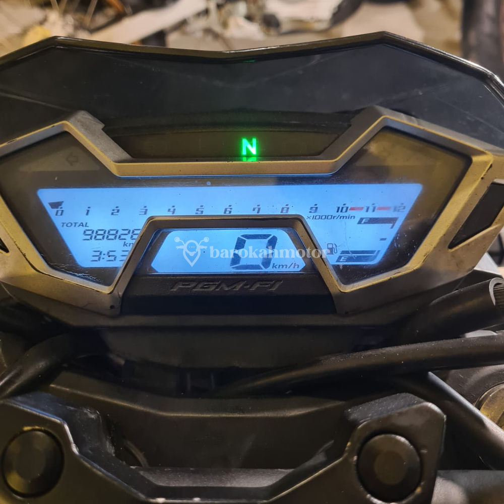 CB150R-AA4778WN-Foto_Depan.jpg