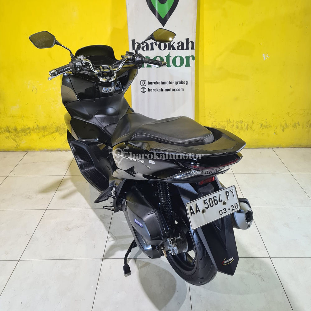 PCX160-AA5064PY-Foto_Belakang.jpg