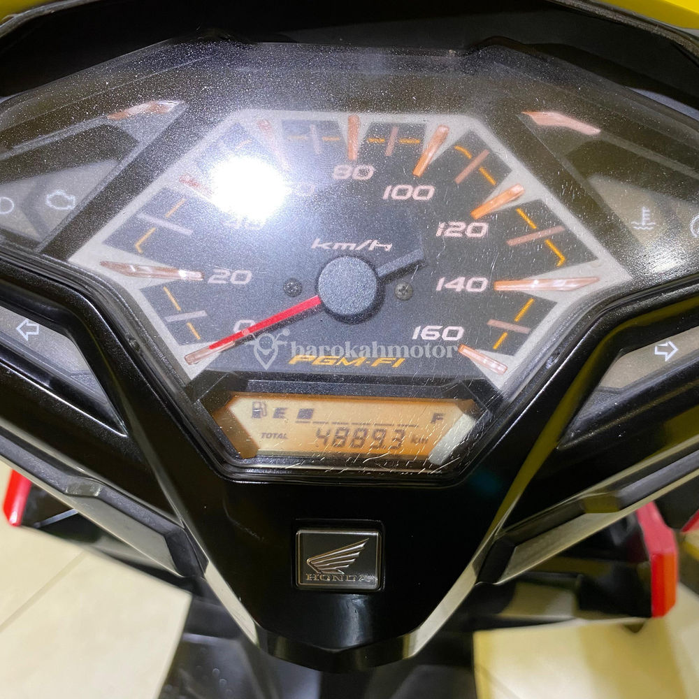 VARIO125-AA4931LV-Foto_Kanan.jpeg