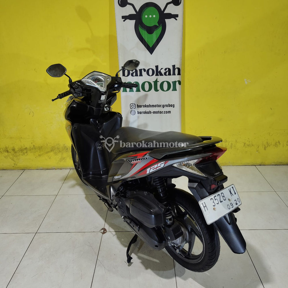 VARIO125CBSISS-H3528KI-Foto_Belakang.jpg