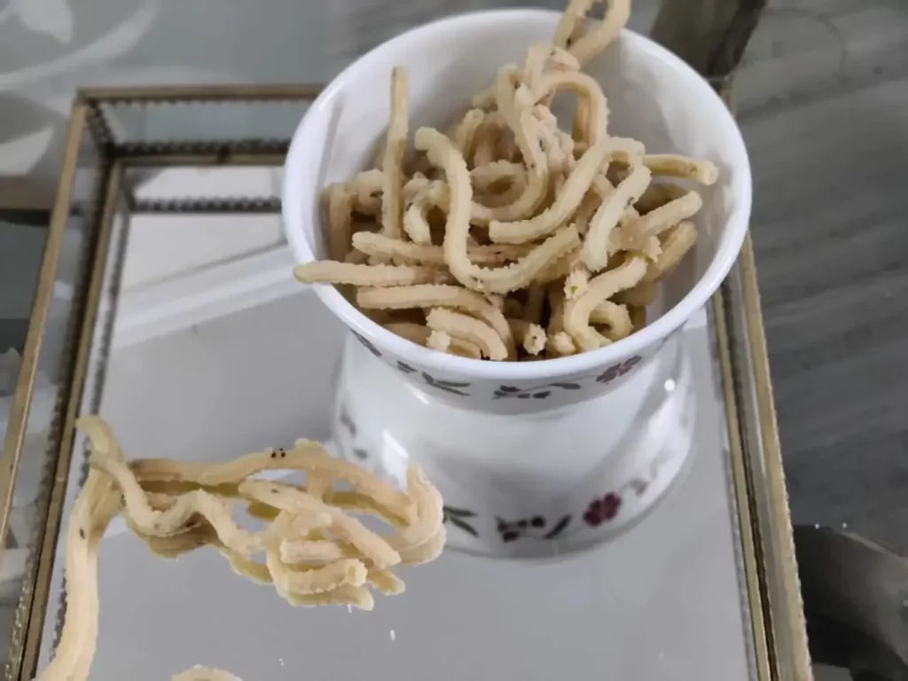 बटर चकली
