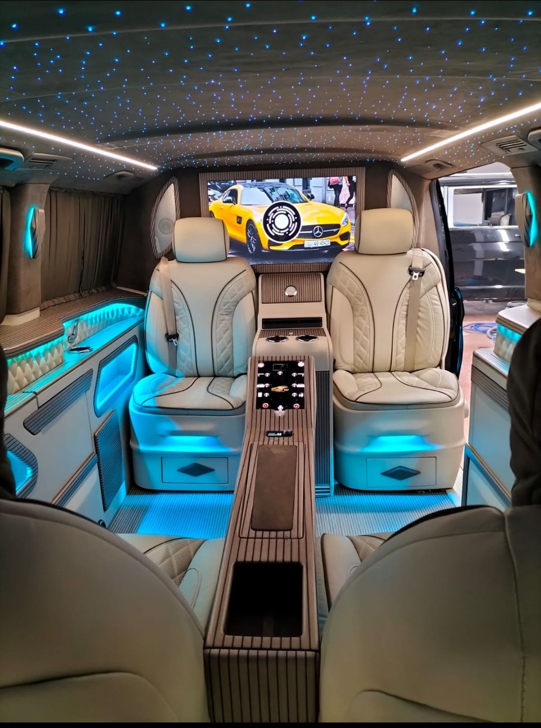 Événement spécial Paris van Maybach - VTC Pour Tous transport VIP occasion unique luxe