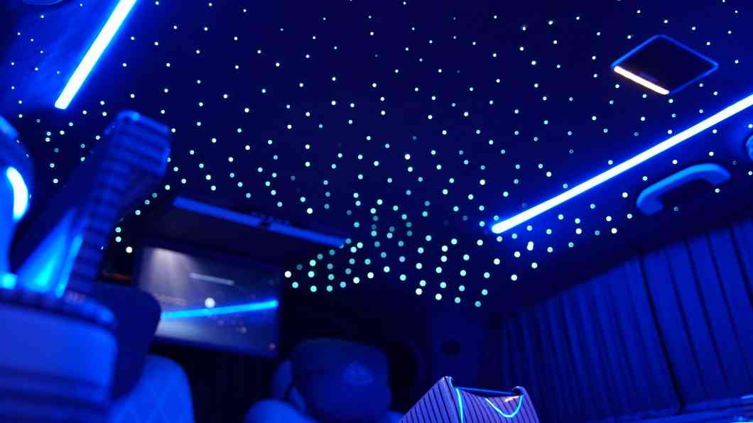 Intérieur luxueux van anniversaire Paris