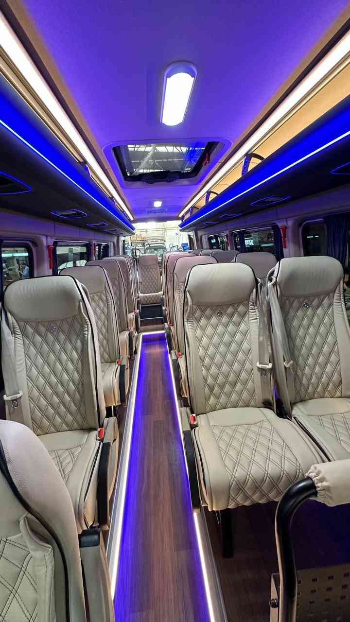 Coffre spacieux van VIP transfert aéroport