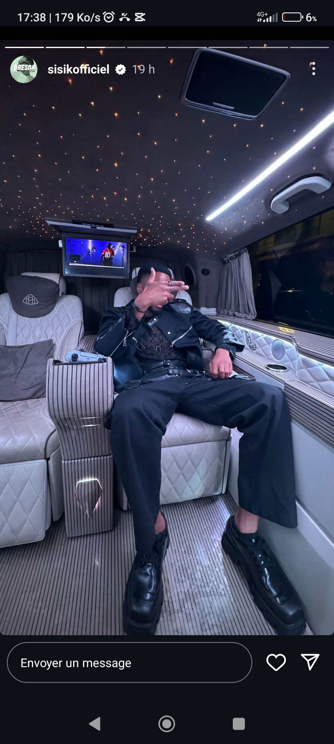 Star réseaux sociaux VIP Paris - VTC Pour Tous transport luxe van Maybach influenceur