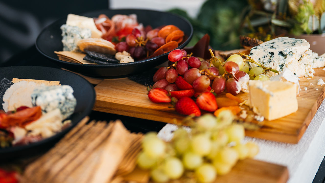 Eine Auswahl an Speisen in der Pit Entry Lounge während des F1 Experiences-Wochenendes beim Grand Prix von Australien