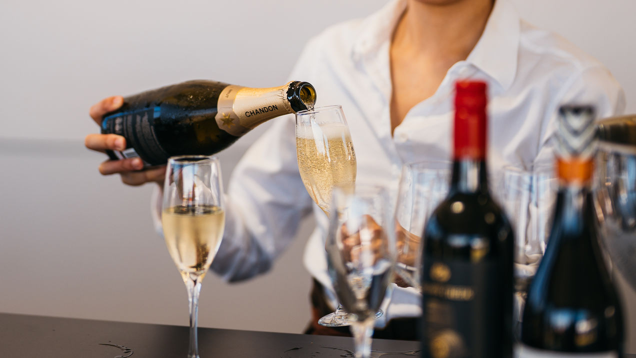 Champagner in der Pit Entry Lounge beim Grand Prix von Australien