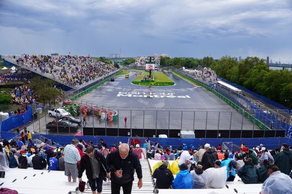 Fantastic overview of the famous hairpin of Circuit Gilles Villeneuve