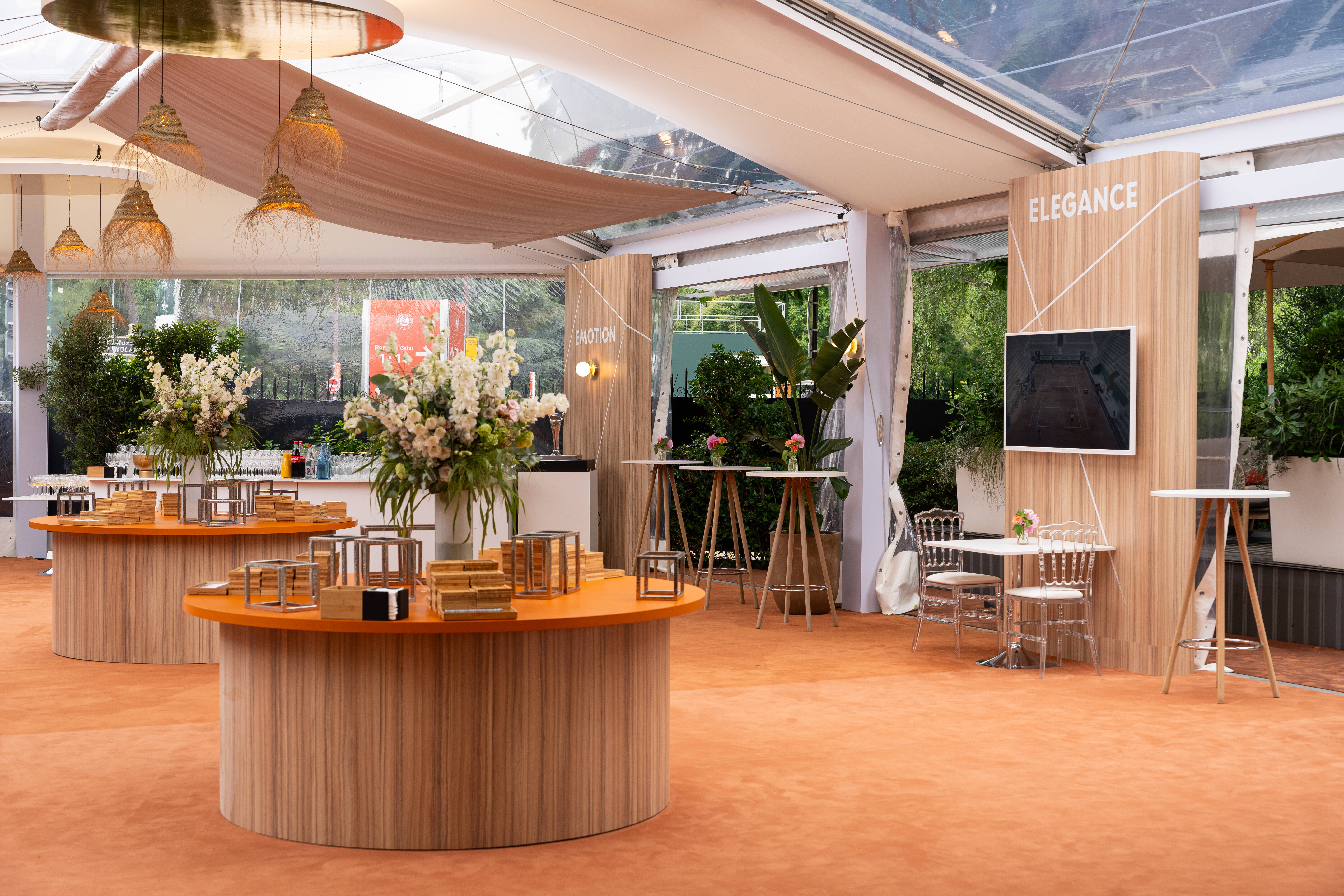 ROLAND GARROS Table 2 Personnes Greensboro - Table Jardin Métal Pliable Terre Battue Avec Logo Officiel