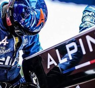 Alpine construction team-min