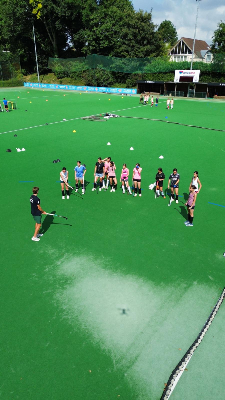EXPERTOS EN HOCKEY. EXPERTOS EN VIAJES.