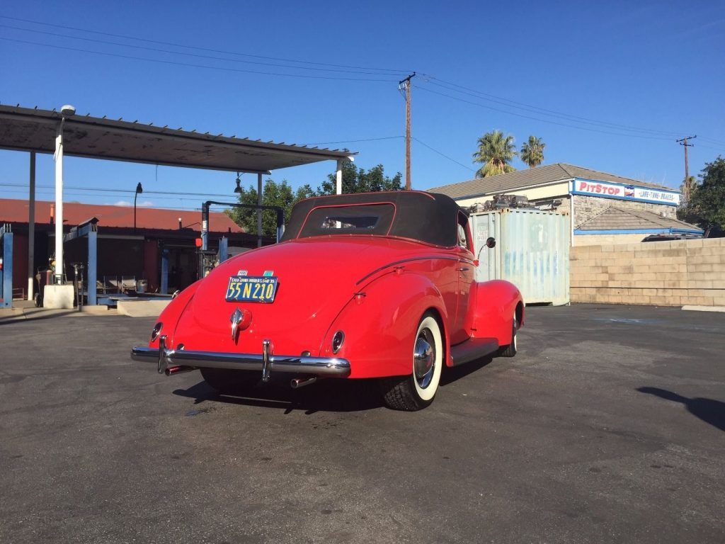 Completely restored and stunning 1939 Ford Convertible