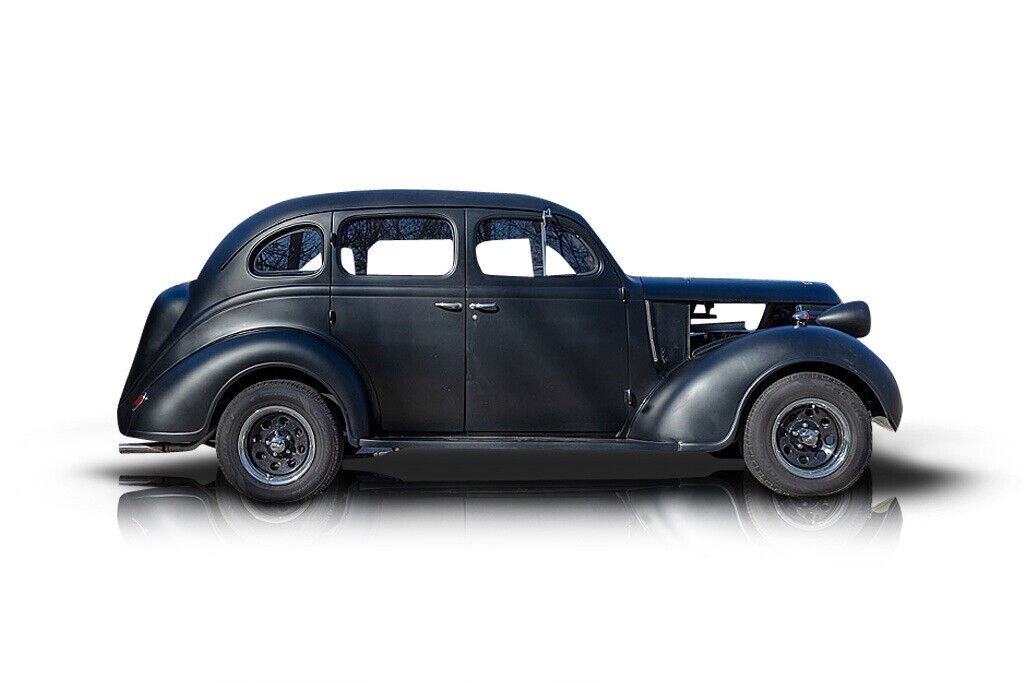 1937 Plymouth Deluxe