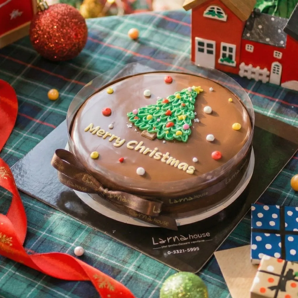 Christmas Tree Larna Cake