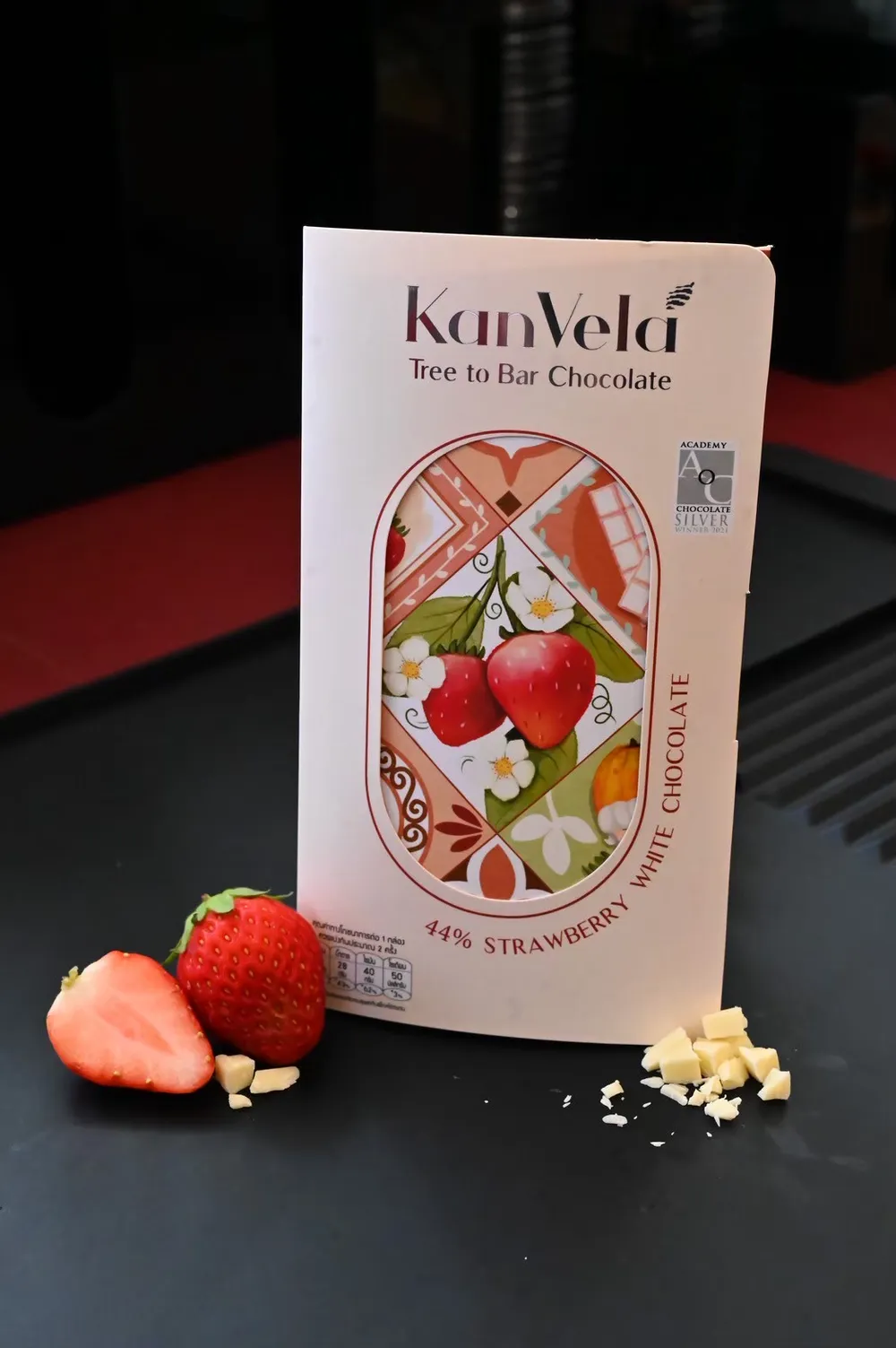 Kanvela Milk 44% Strawberry White Chocolate