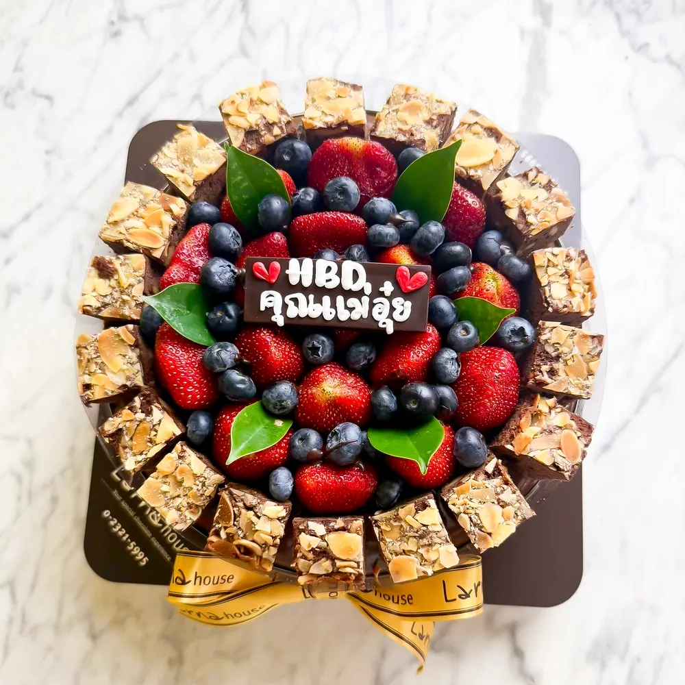 Brownie around the Fruits Larna Cake Pound