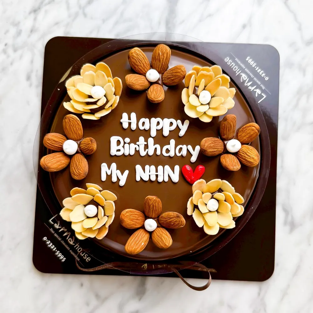 Almond Topping Larna Cake
