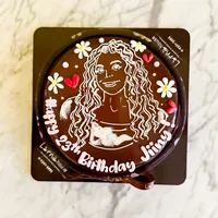 Outline Larna Cake Pound