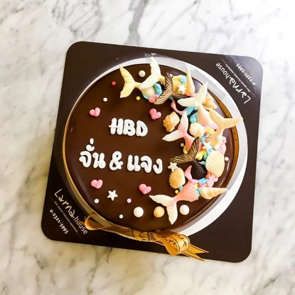 Mermaid with Larna cake