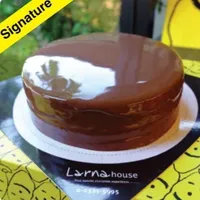 Original Larna Cake Pound