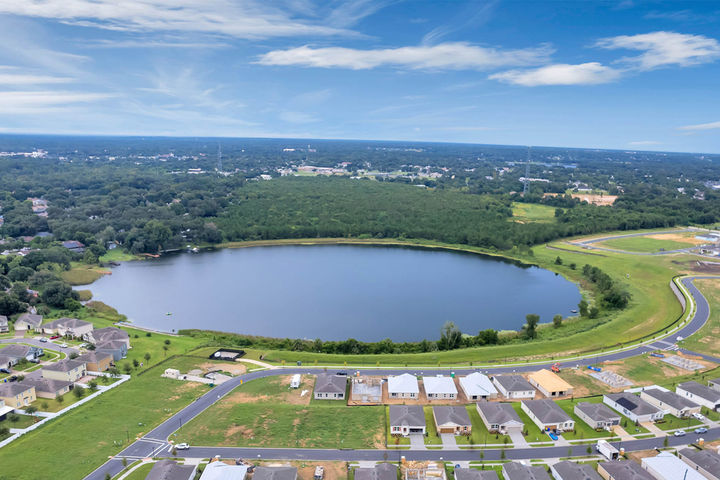 Beautiful Lake view at Avalon Park Tavares