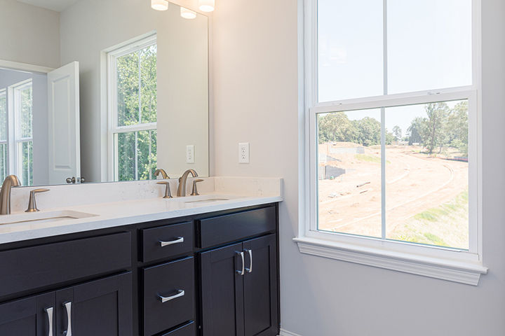 owners suite bathroom