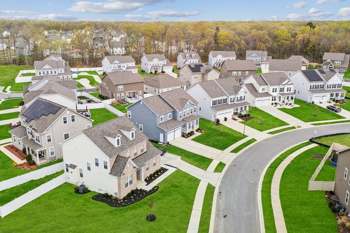 Talk with a Neighborhood Sales Manager about our modern exteriors