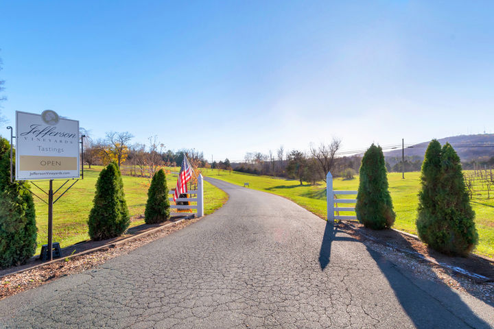 jefferson winery entrance