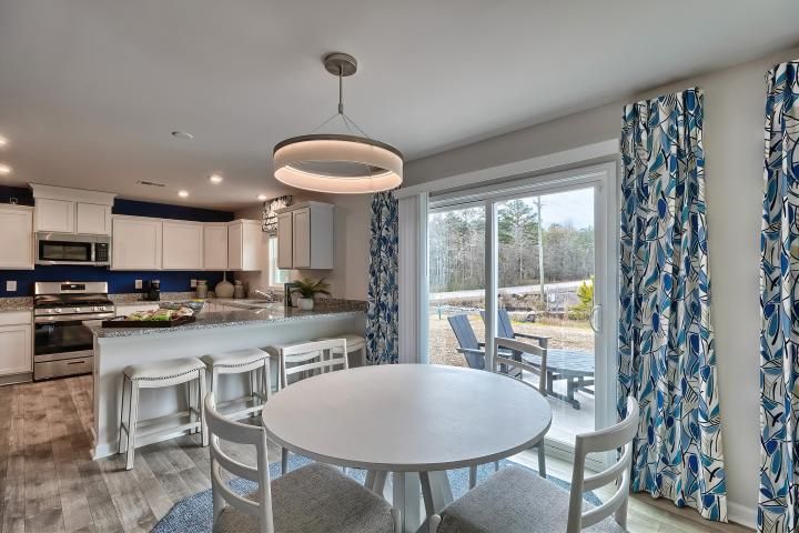 Breakfast Area and Kitchen