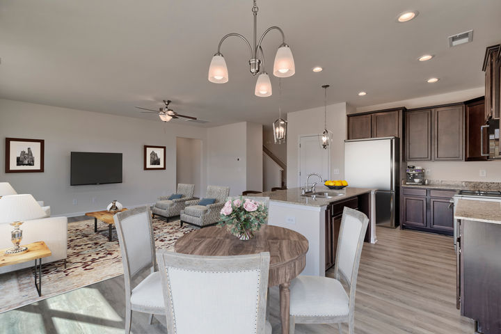 Kitchen and Breakfast Area