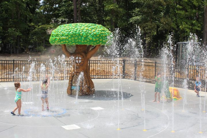 splash pad at twin hickory park and rec center