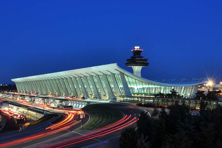 dulles airport main terminal