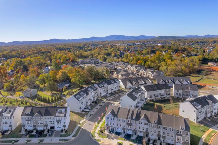 A neighborhood set among the Blue Ridge Mountains