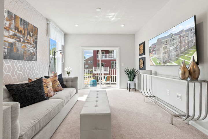 Upper Level Flex Space or 3rd Bedroom