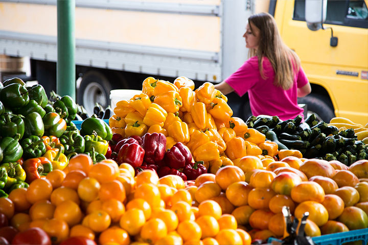 shopping at farmers market