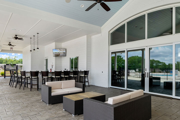 Clubhouse Patio with Outdoor Seating